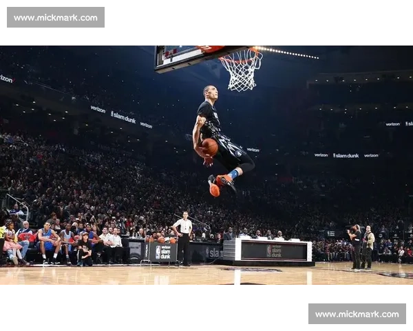 单手扣篮技巧全解析 如何掌握力量与技巧的完美结合